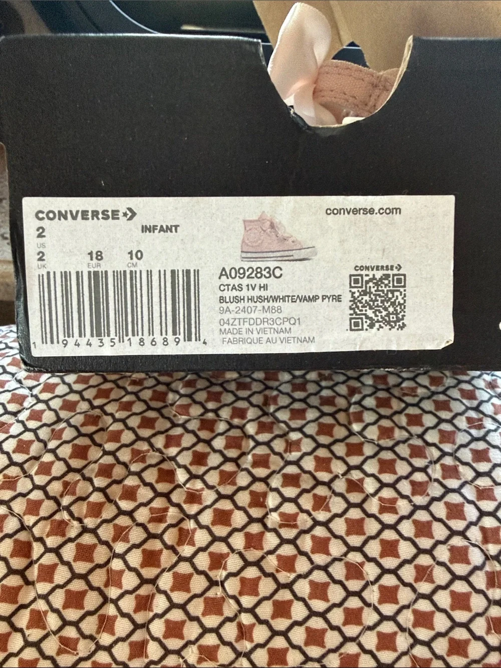 Converse never worn